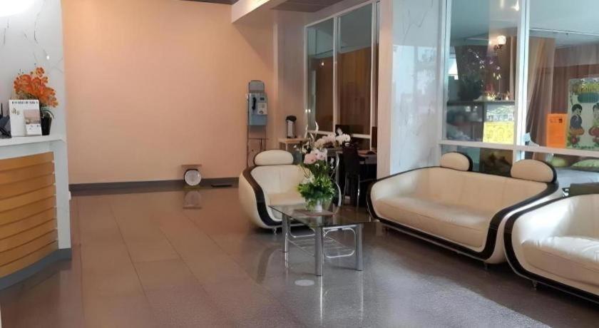 J Two S Pratunam Hotel 2*