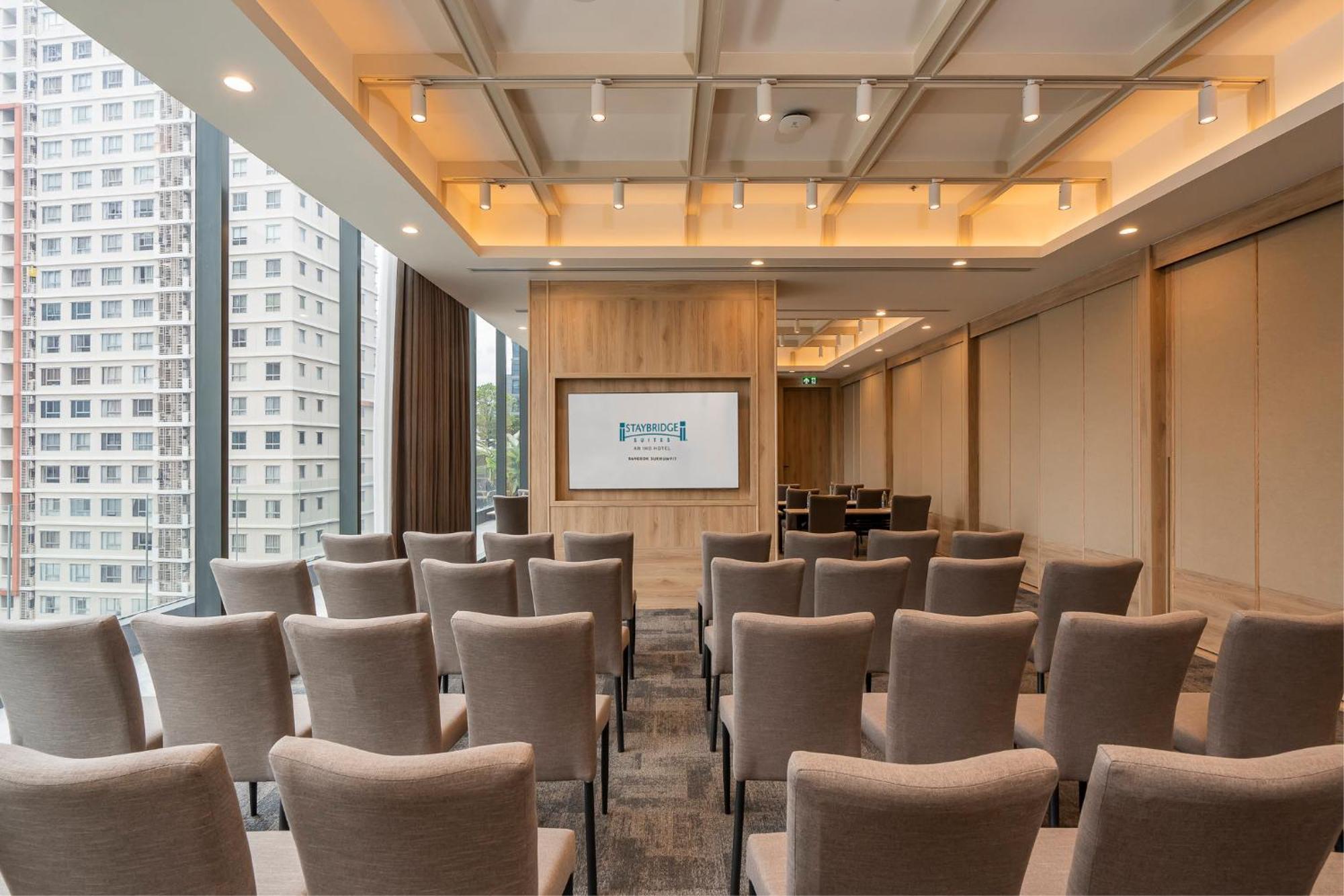 Staybridge Sukhumvit By Ihg Bangkok