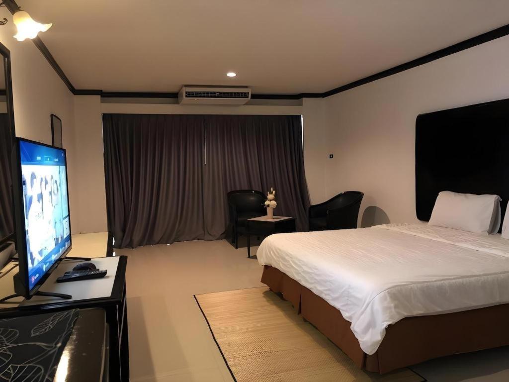 Town In Town Gardent Hotel 3*