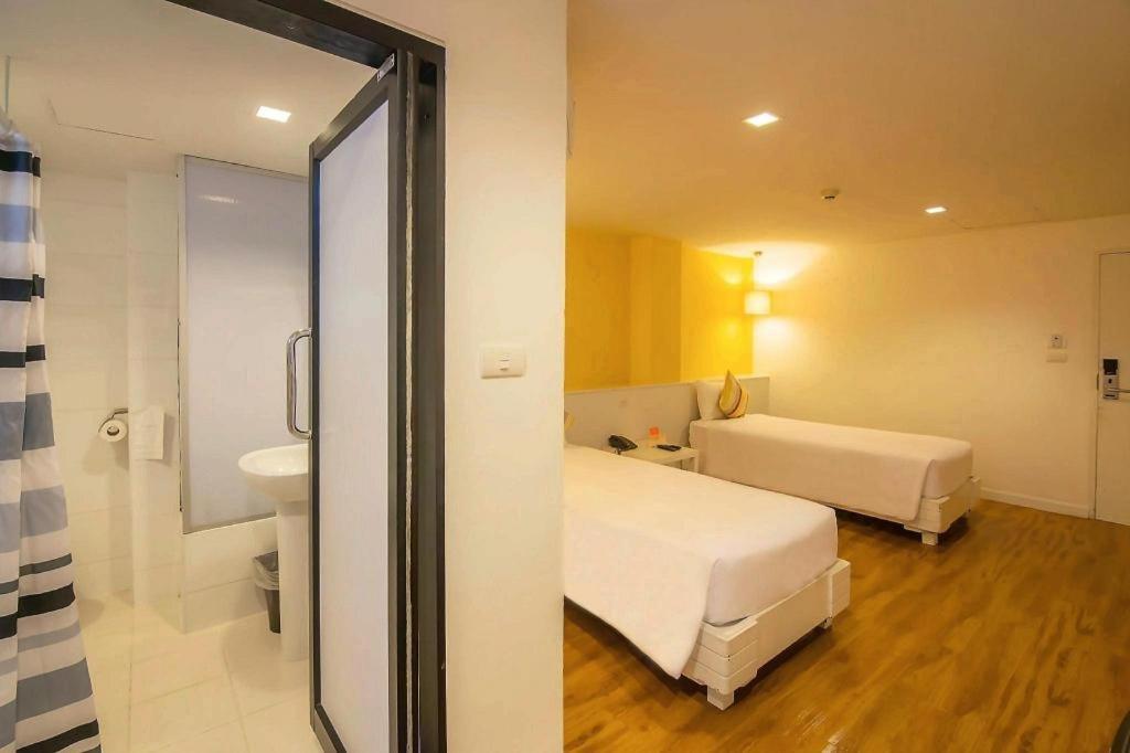 Hotel First House 3*