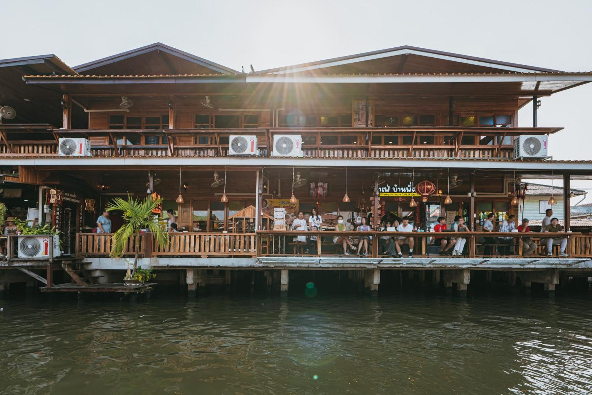 Arpo Pool Riverside Villa Bangkok