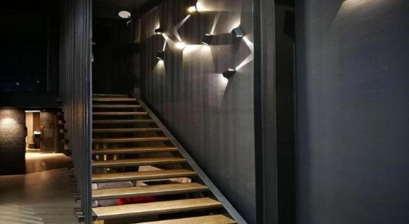Sook Station Hostel *