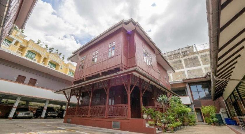 Oyo 1089 Baan Boran Hotel 2*