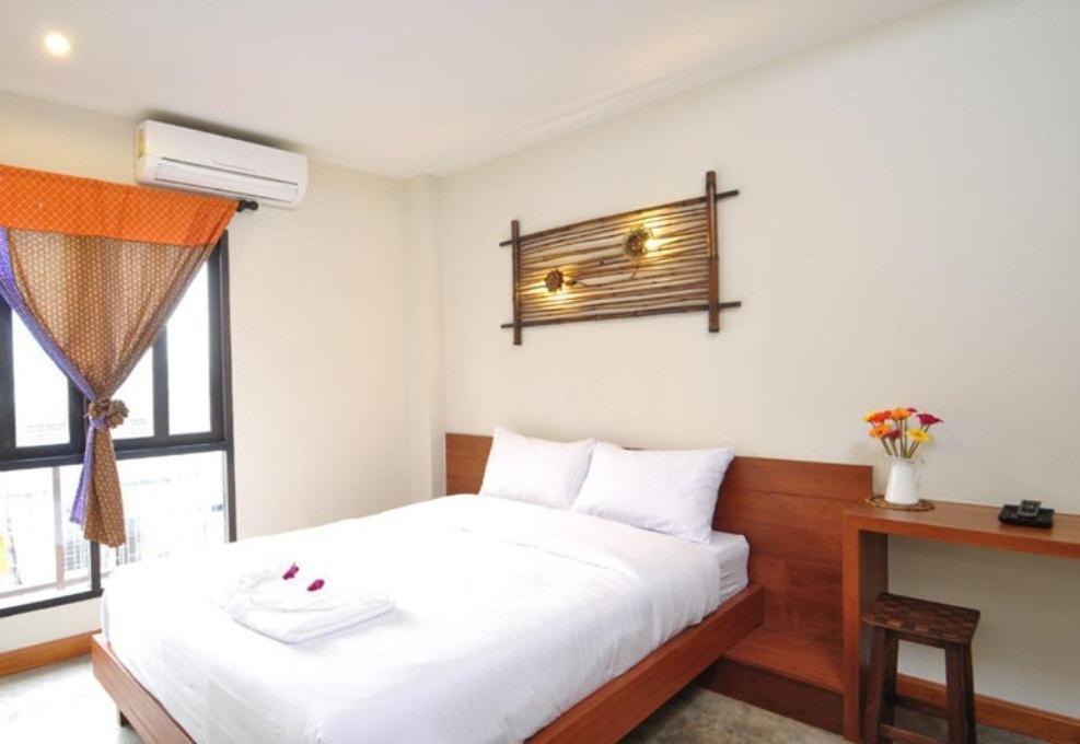 Hostel Hi. Mid
