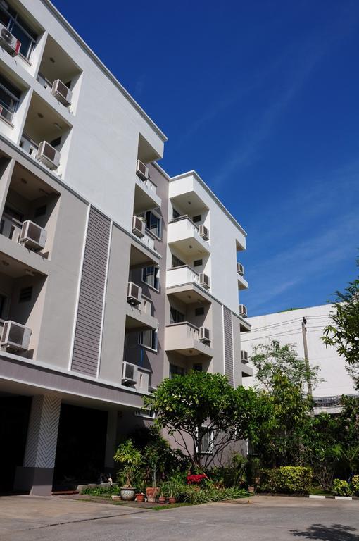 Thanaree Place Aparthotel
