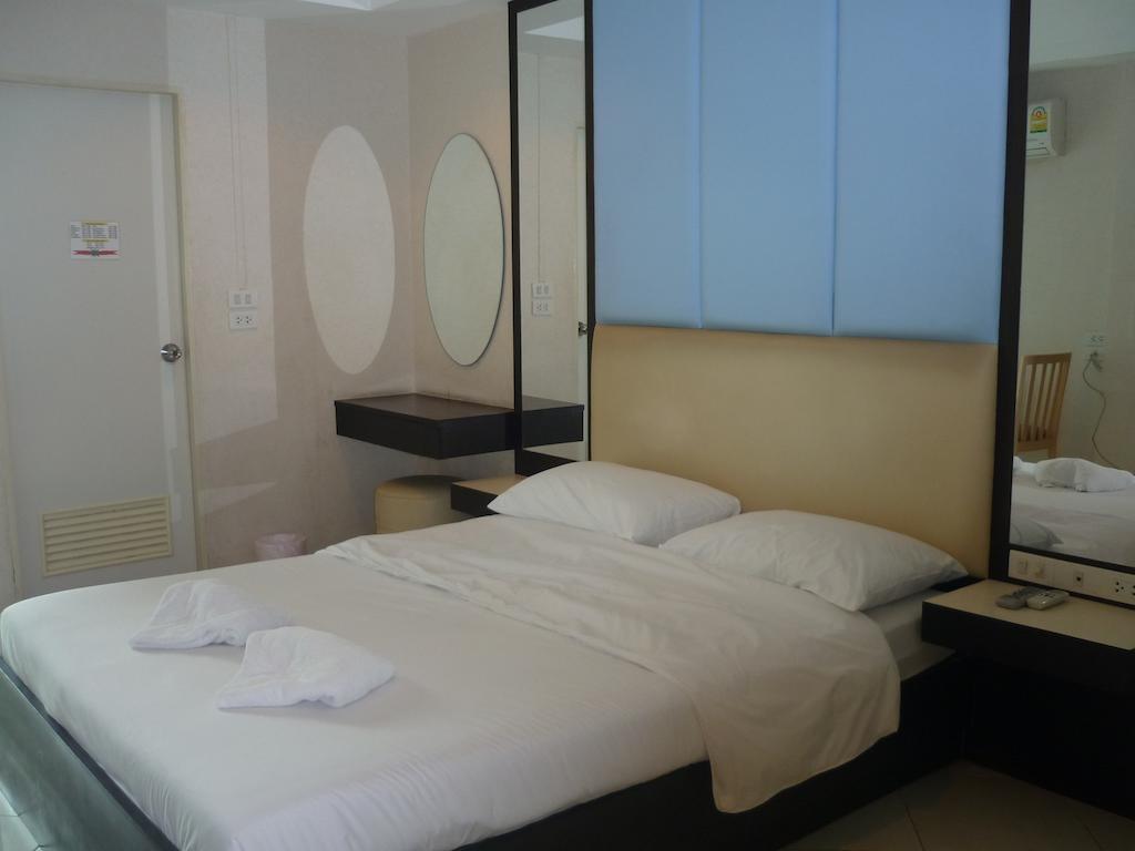 Ben Place Aparthotel