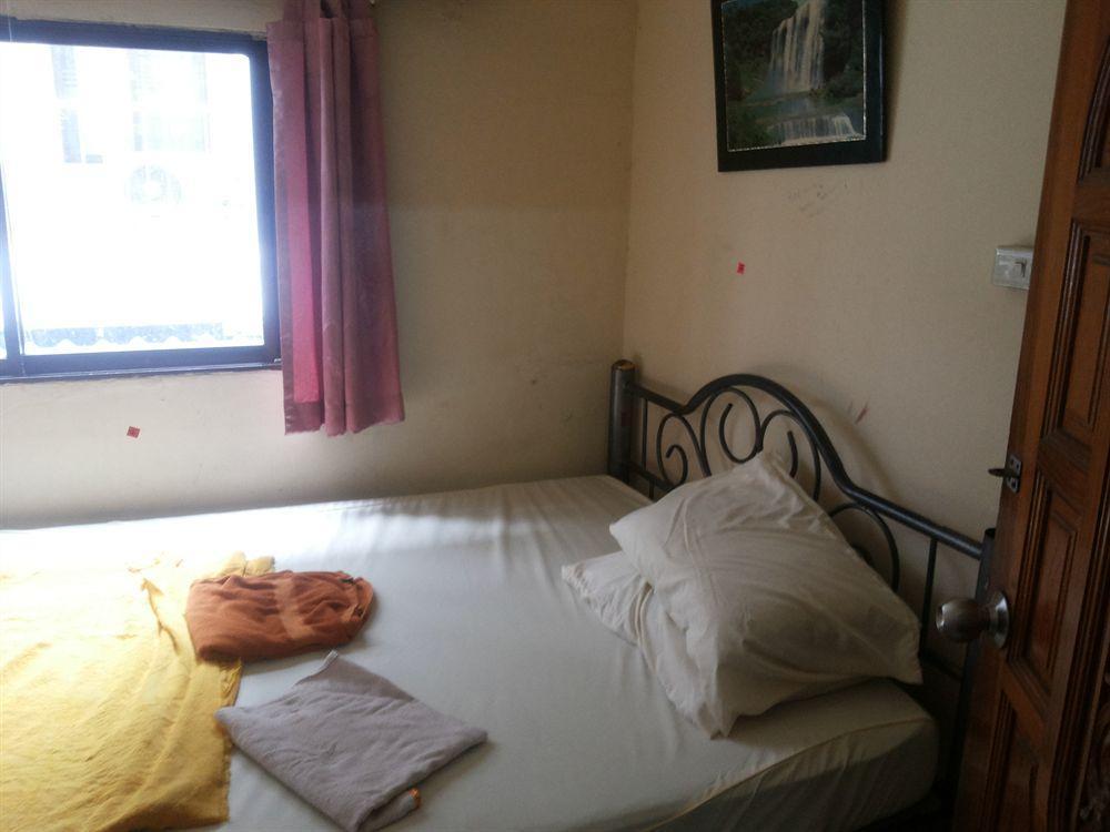 Oyo 938 Place Hotel