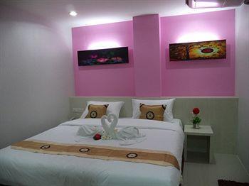 Le Touche Hotel 3*