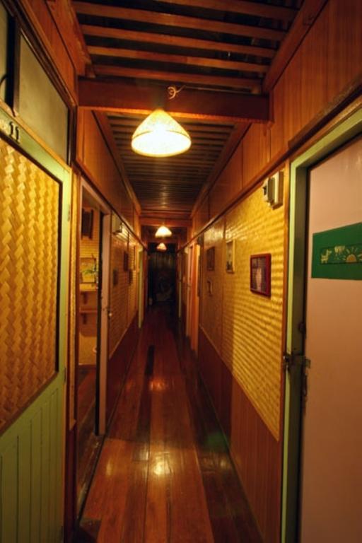 Wisma tamu Shanti 2*