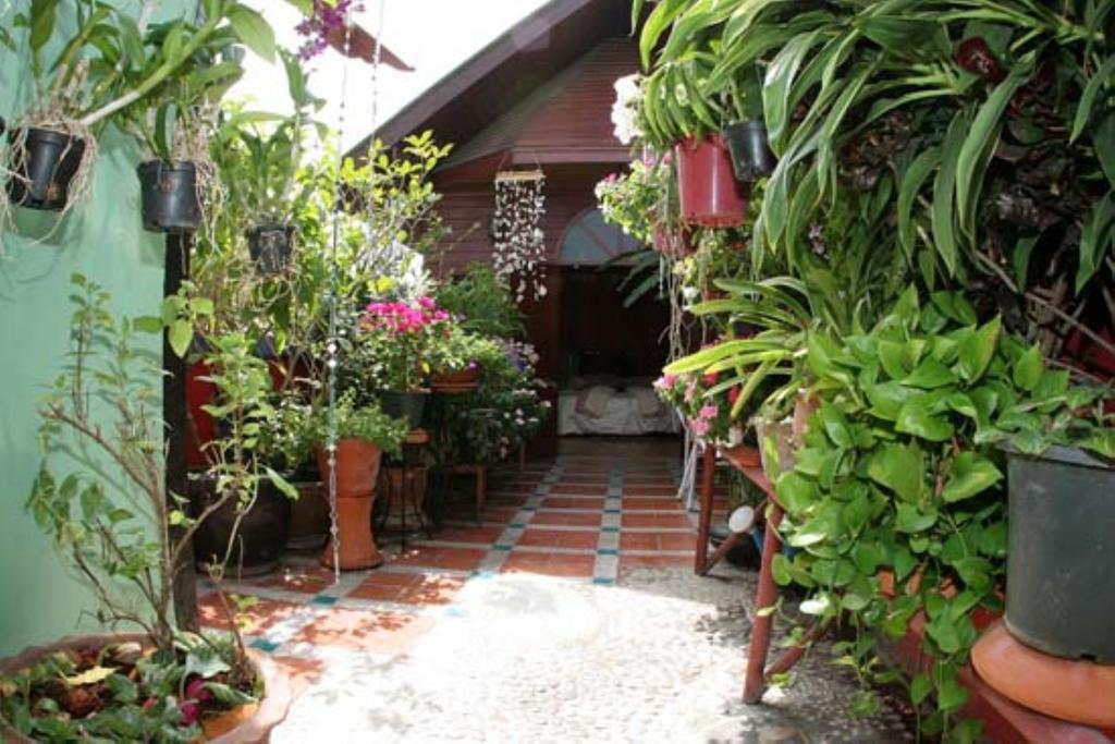 Wisma tamu Shanti Bangkok
