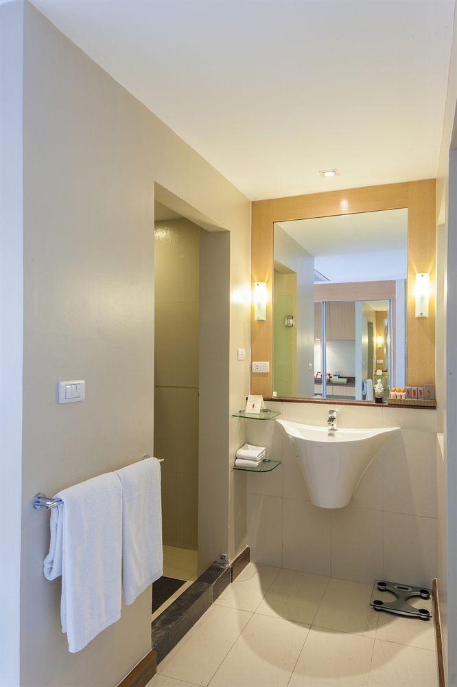 Solo, Sukhumvit 2, - Sha Extra 4*