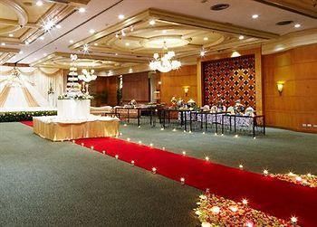 The Royal City Hotel 4*