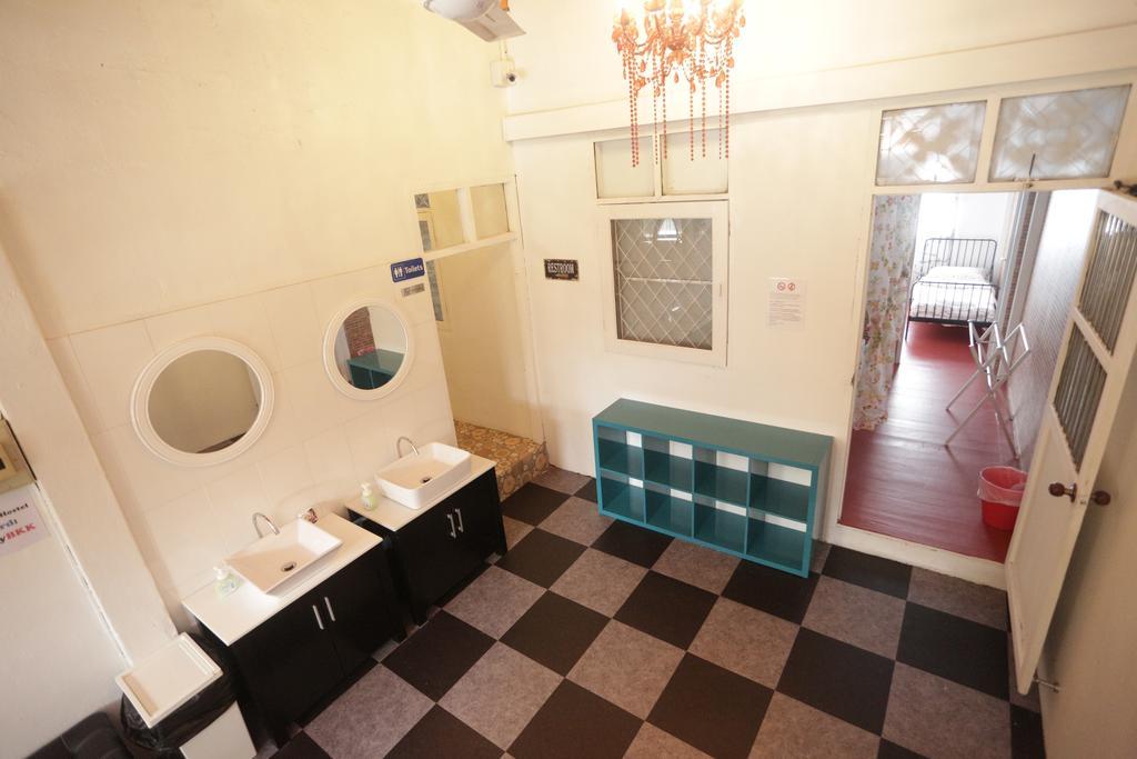 Tiger Lily Hostel Bangkok
