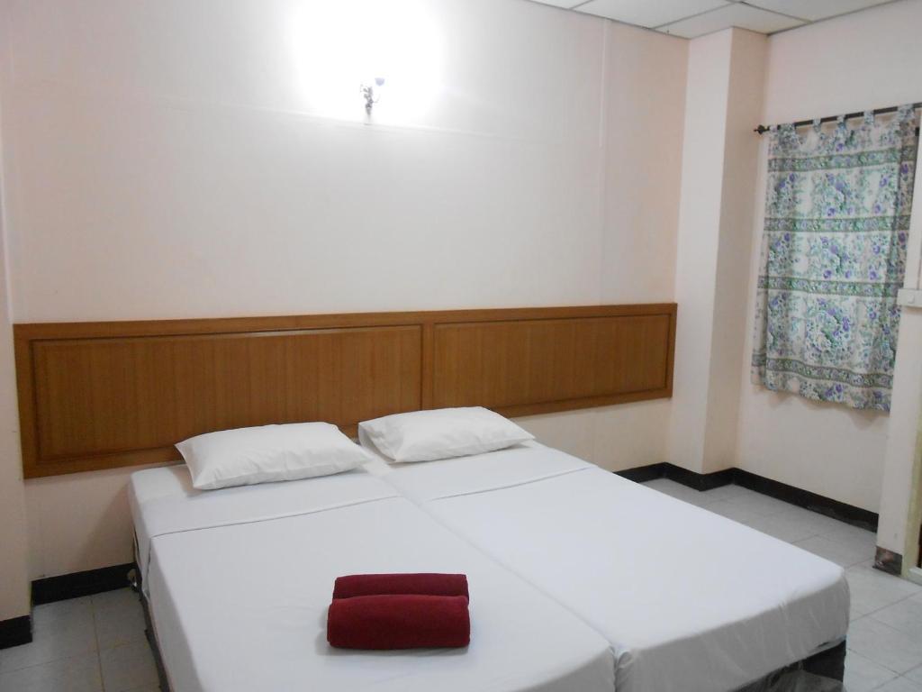 Four Sons Village Hotel 2*