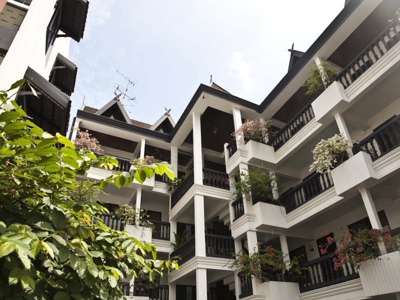Borarn House Hotel 2*
