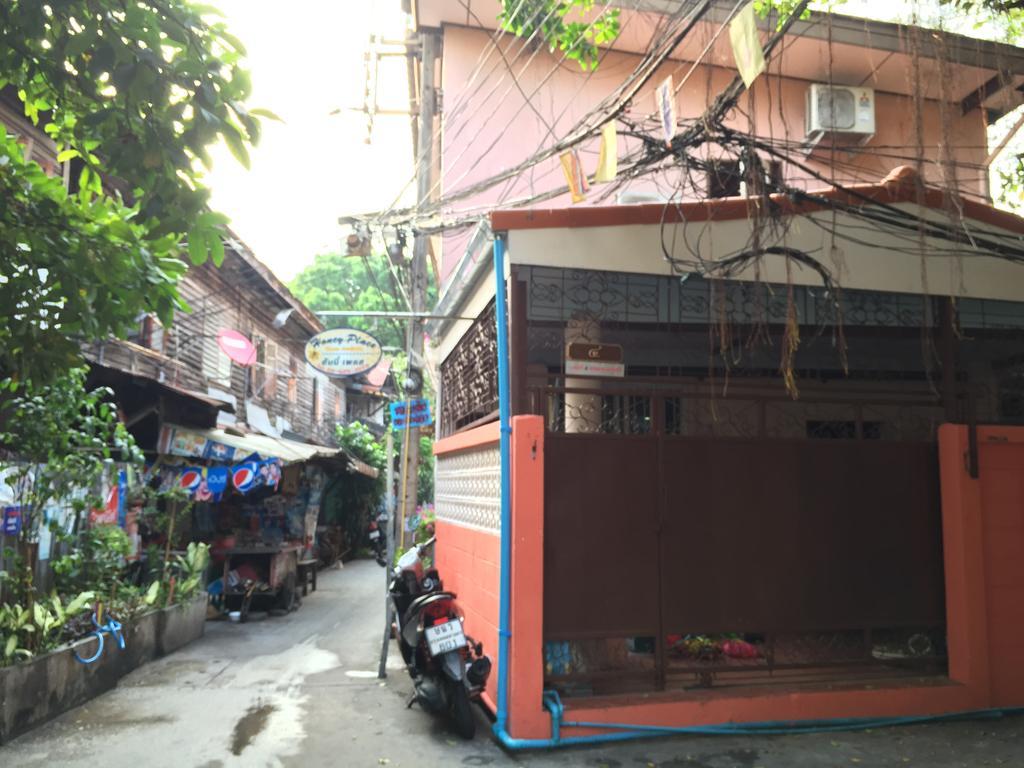 Honey Place Guesthouse,special Rate For Long Rumah tetamu Bangkok