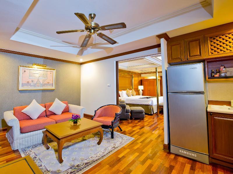 Mercure Sukhumvit 11 Hotel 4*