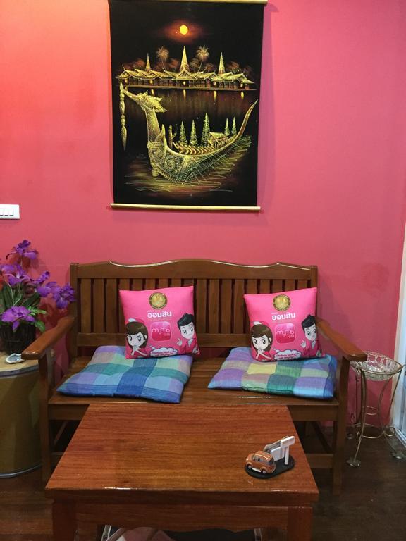 Honey Place Guesthouse,special Rate For Long Guest house