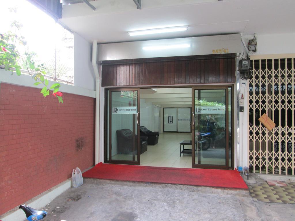 Lee House