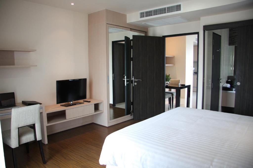 Aparthotel Park Village Rama Ii