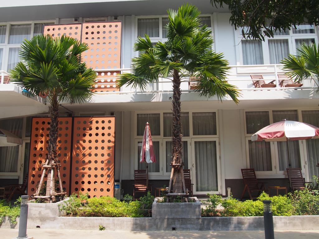 Hotel Retroasis