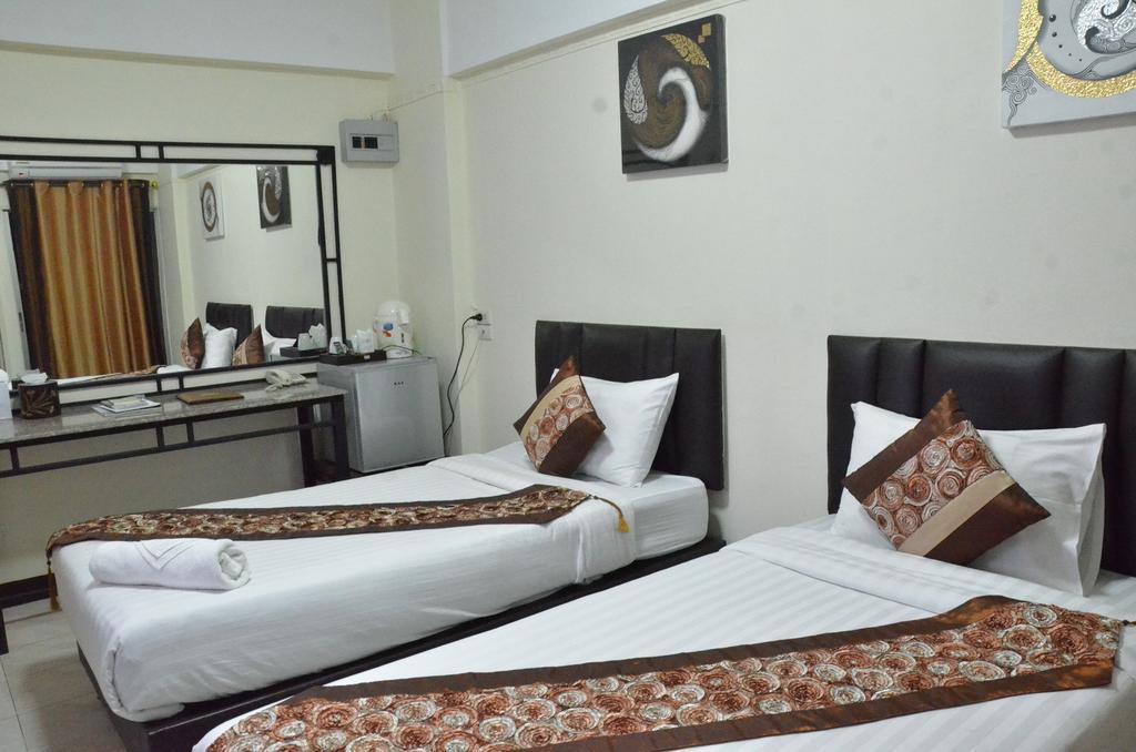 Hotel Nawarat & Serviced Bangkok