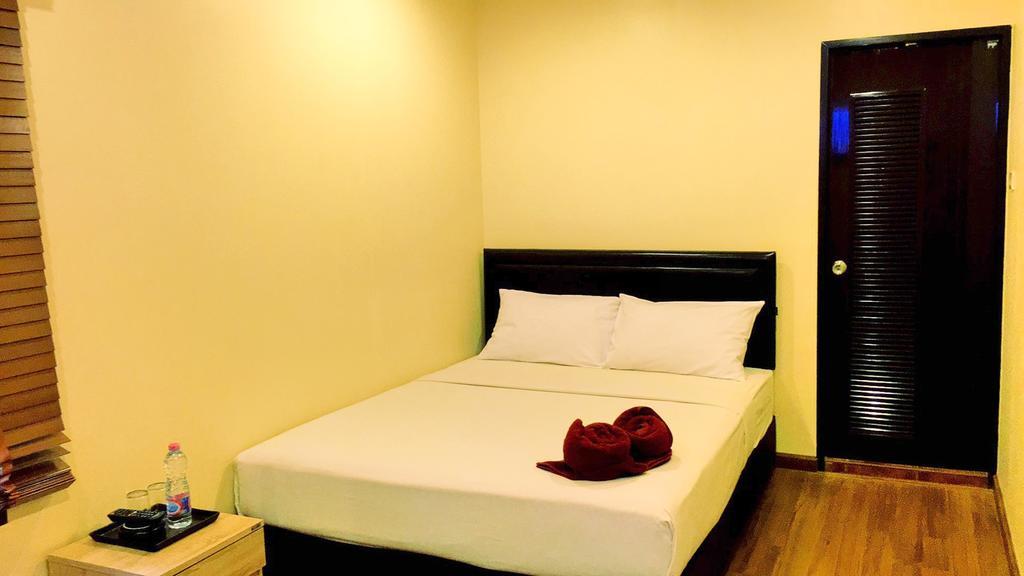 Hotel Four Sons Village
