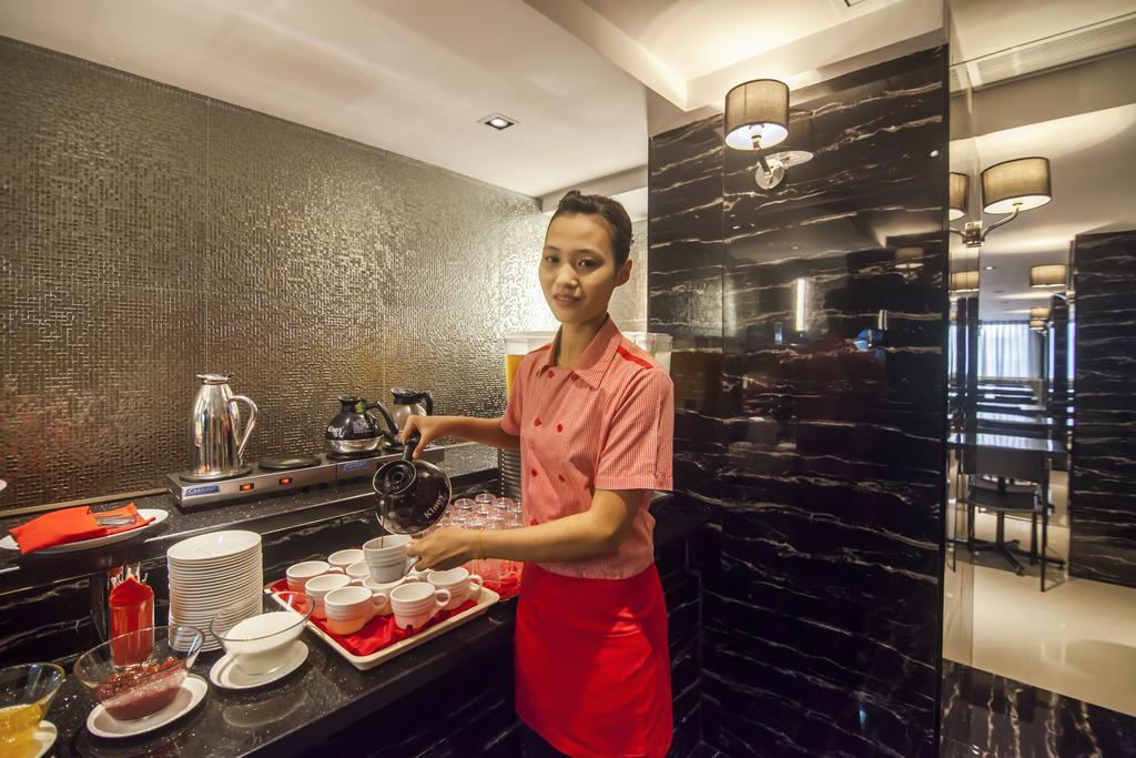 Hotel First House 3*