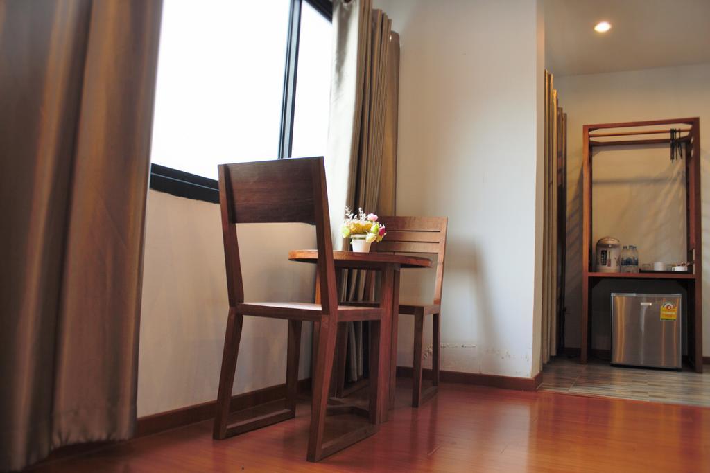 Albergue Double Dd House At Mrt Sutthisarn Banguecoque