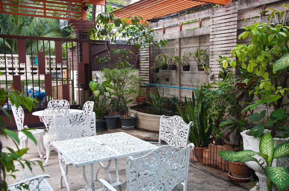 Motel Golden House @ On-nut Station Bangkok