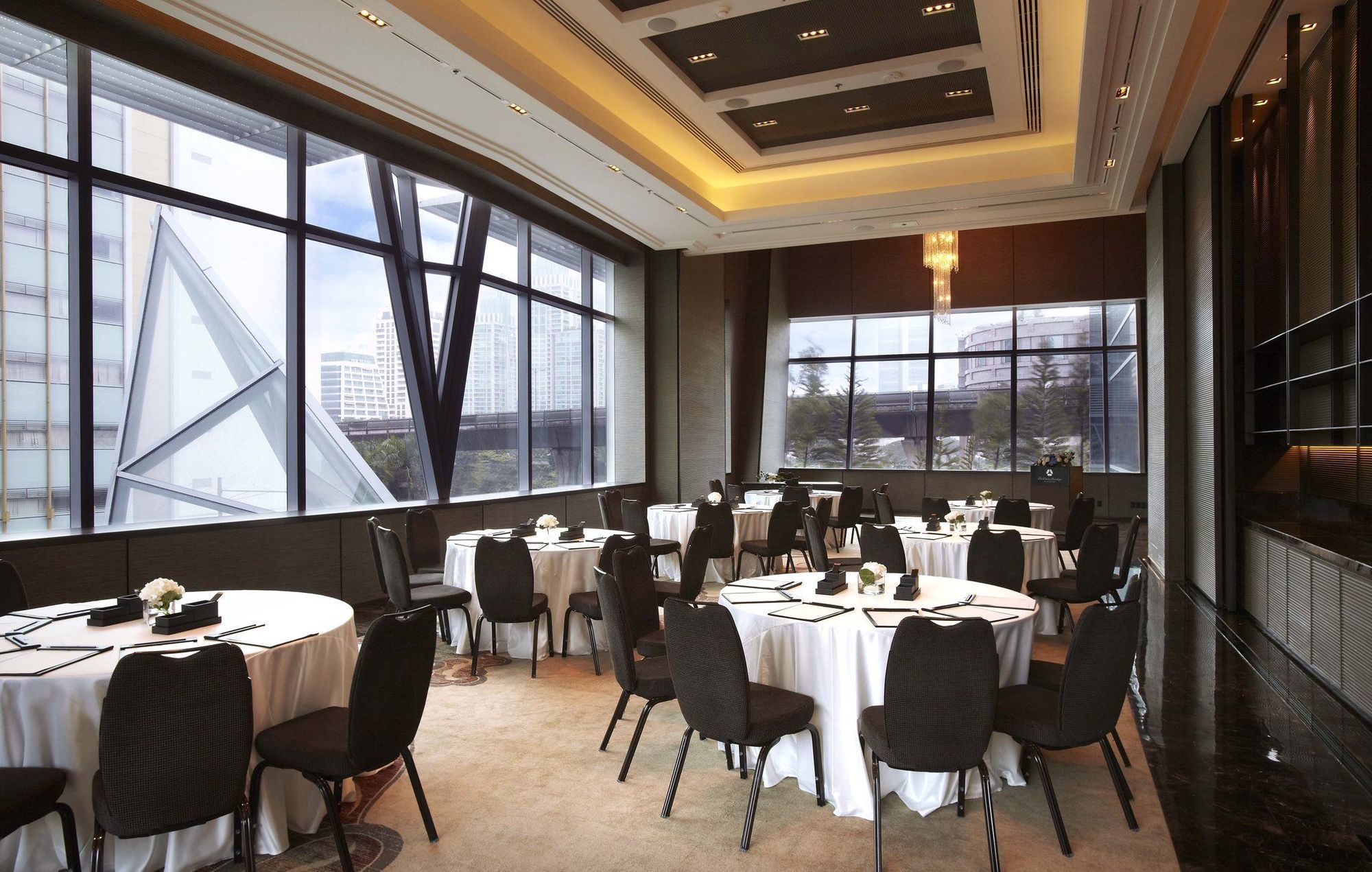 Hotel The Okura Prestige 5*