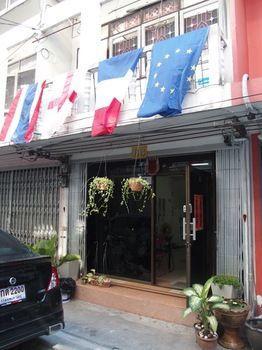 24 Asrama Bangkok
