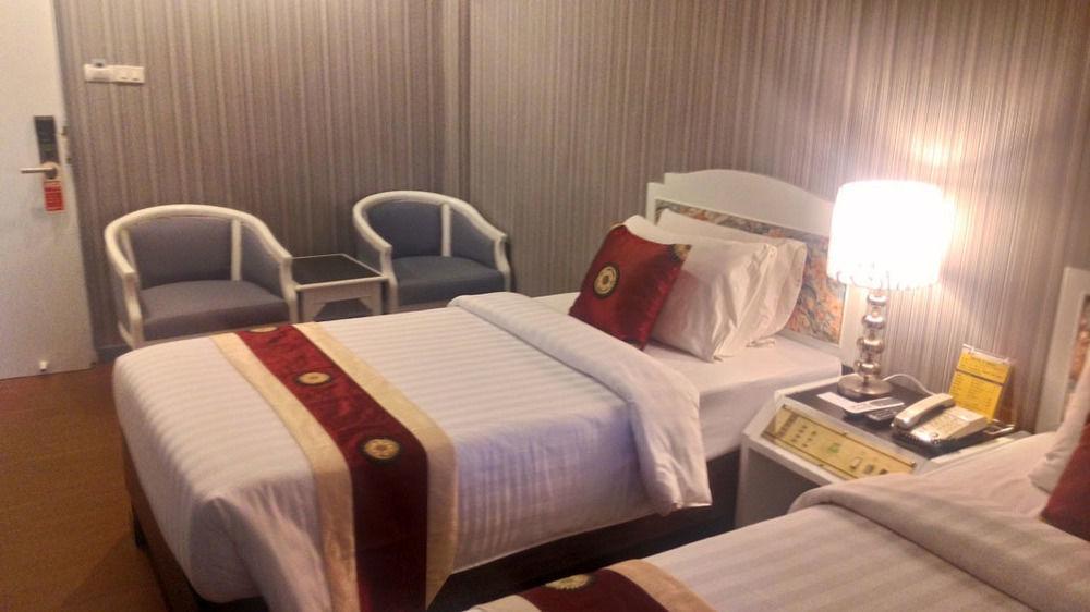 Chaleena Princess Hotel
