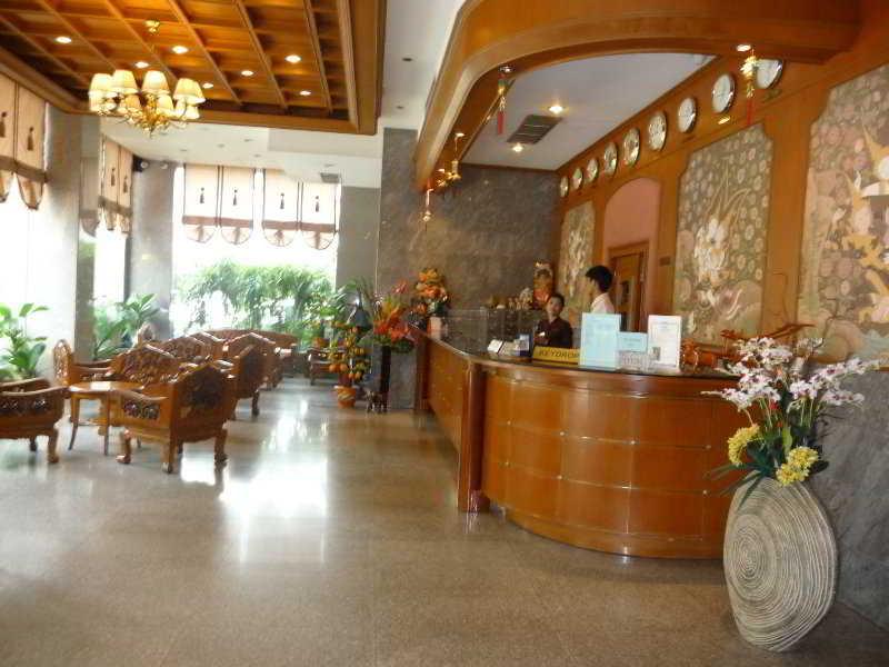 City Hotel 3*