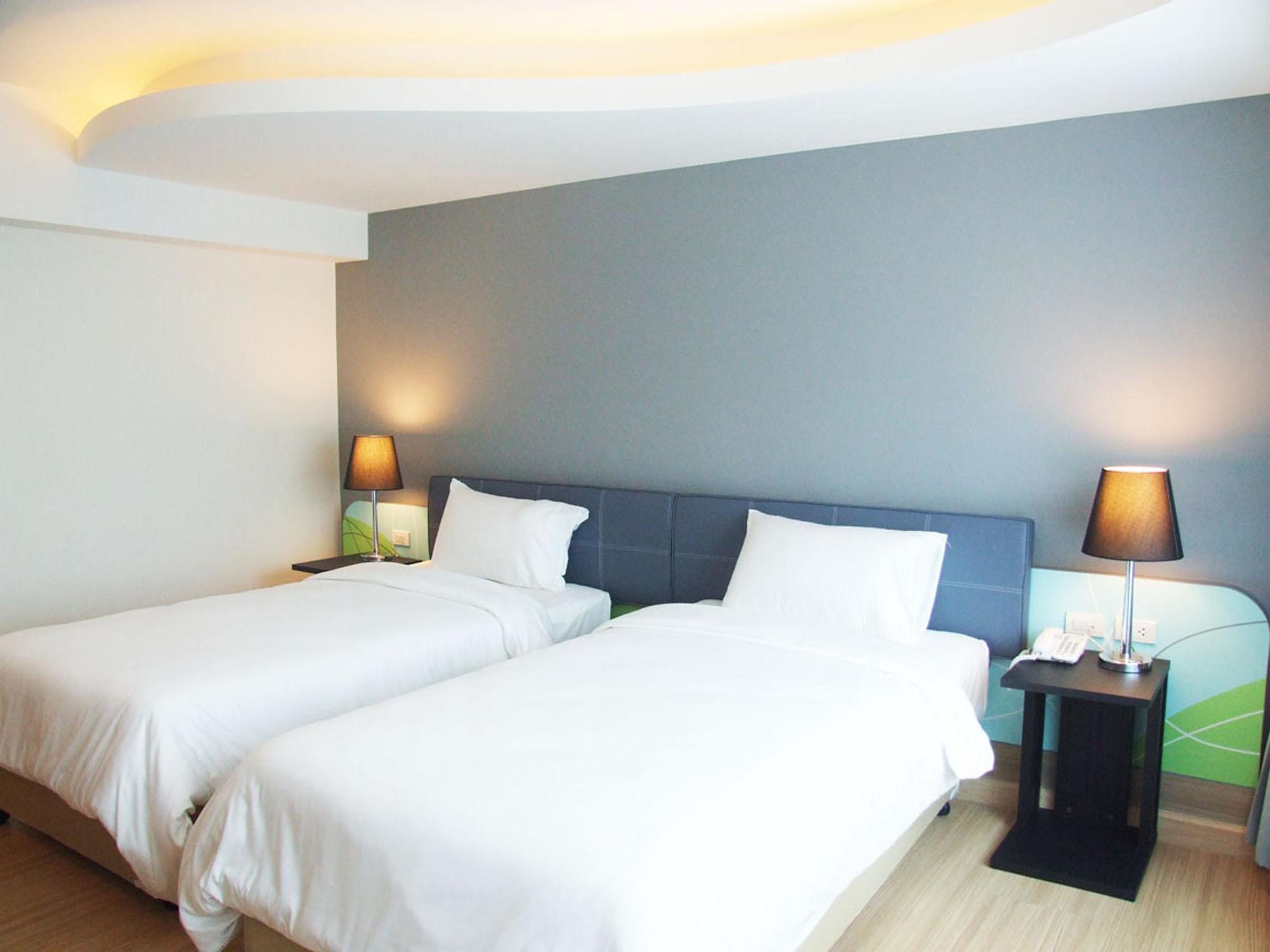 Grand Tower Sathorn Hotel 4*