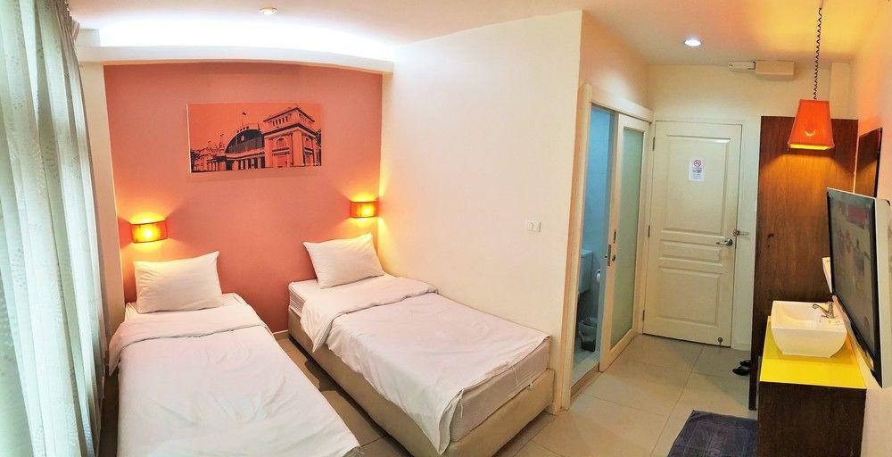 At Hua Lamphong Hostel
