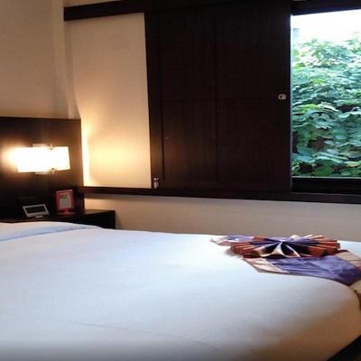 Sukhumvit 18 By Icheck Apartment