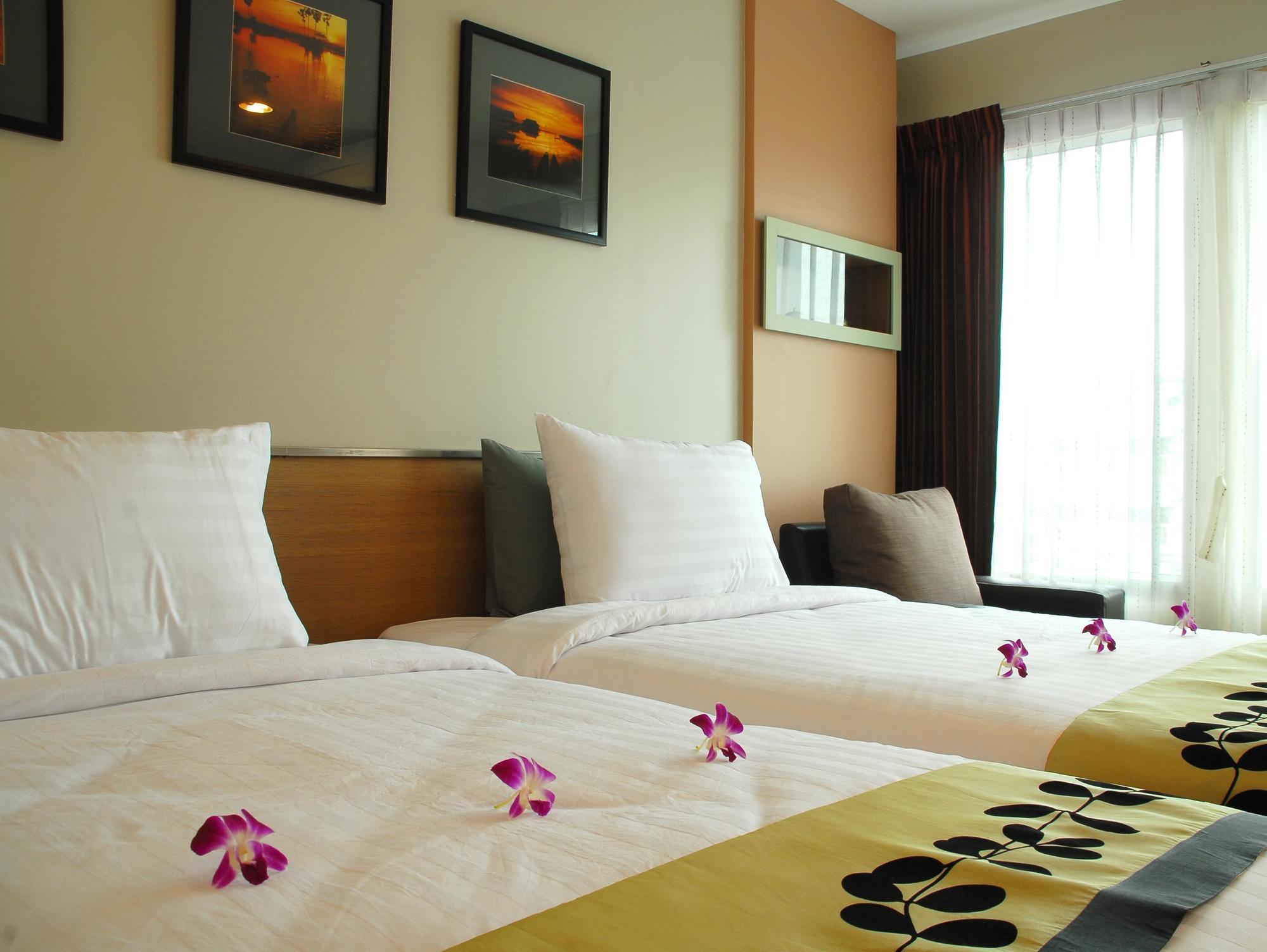 Loft Hotel 3*