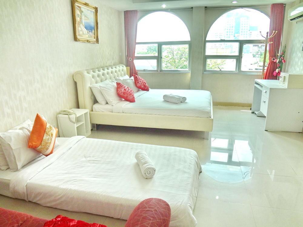 Diamond Silom Hotel 3*