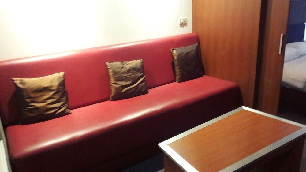Suriwongse Hotel