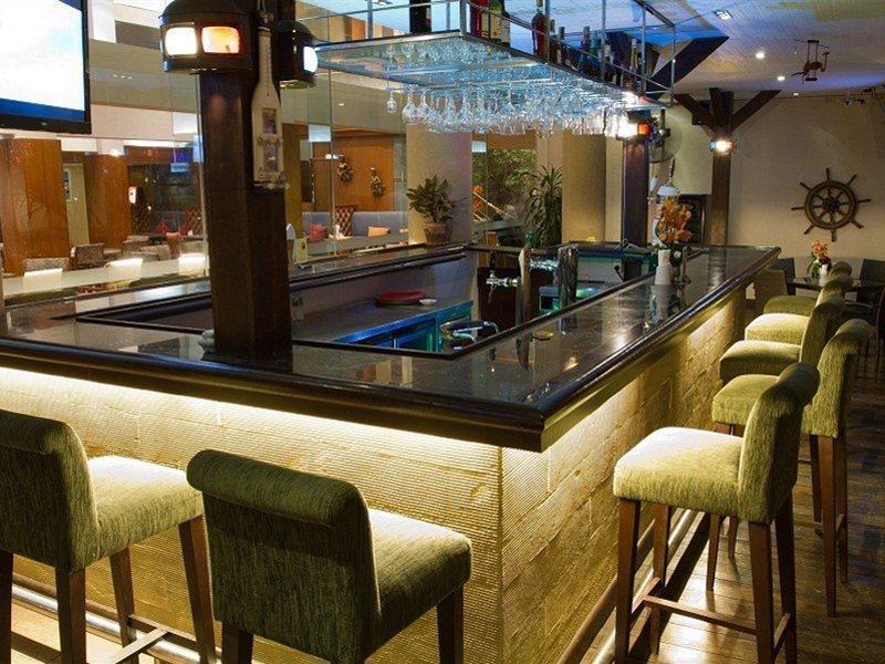 Manhattan Hotel 4*