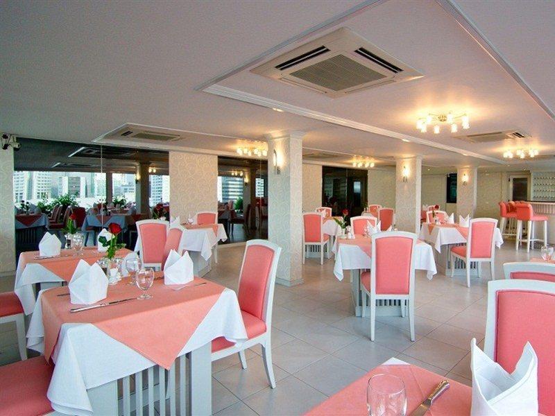 Manhattan Hotel Bangkok