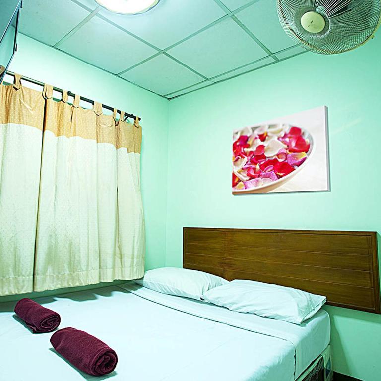 Four Sons Village Hotel 2*