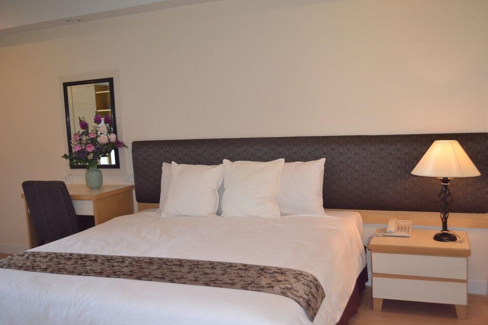 Sky Place Srinakarin Aparthotel Bangkok