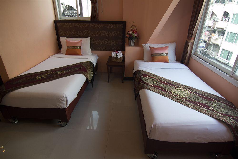 Sky 2 Hotel