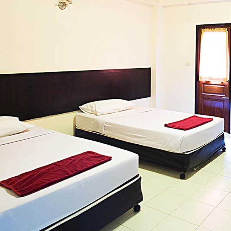 Four Sons Village Hotel 2*