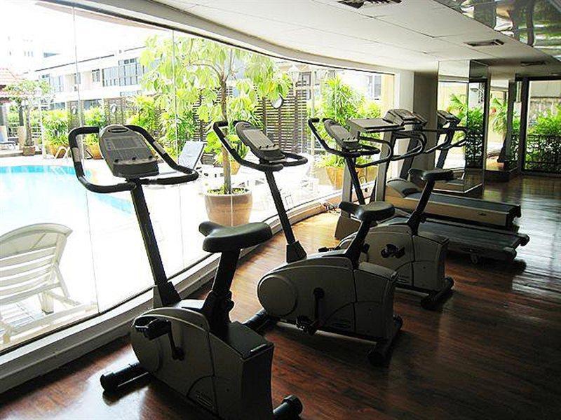 Hotel Oakwood & 4*