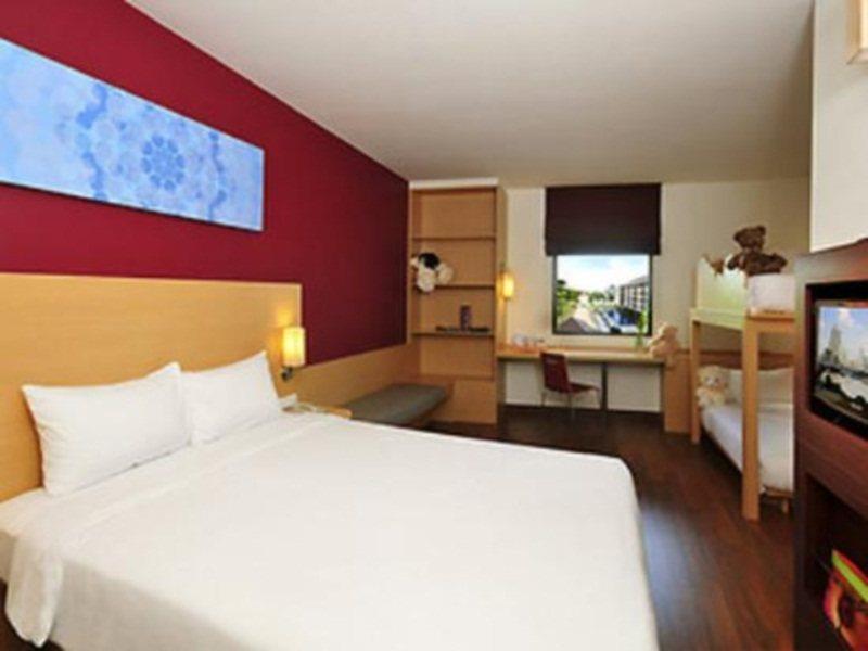 Ibis Riverside