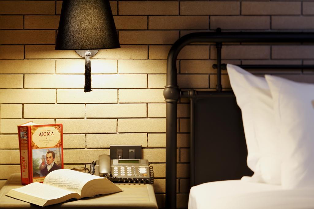 Hotel Baan Chart