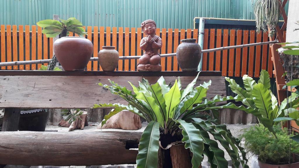 Fahsai Antique Homestay Near Brt